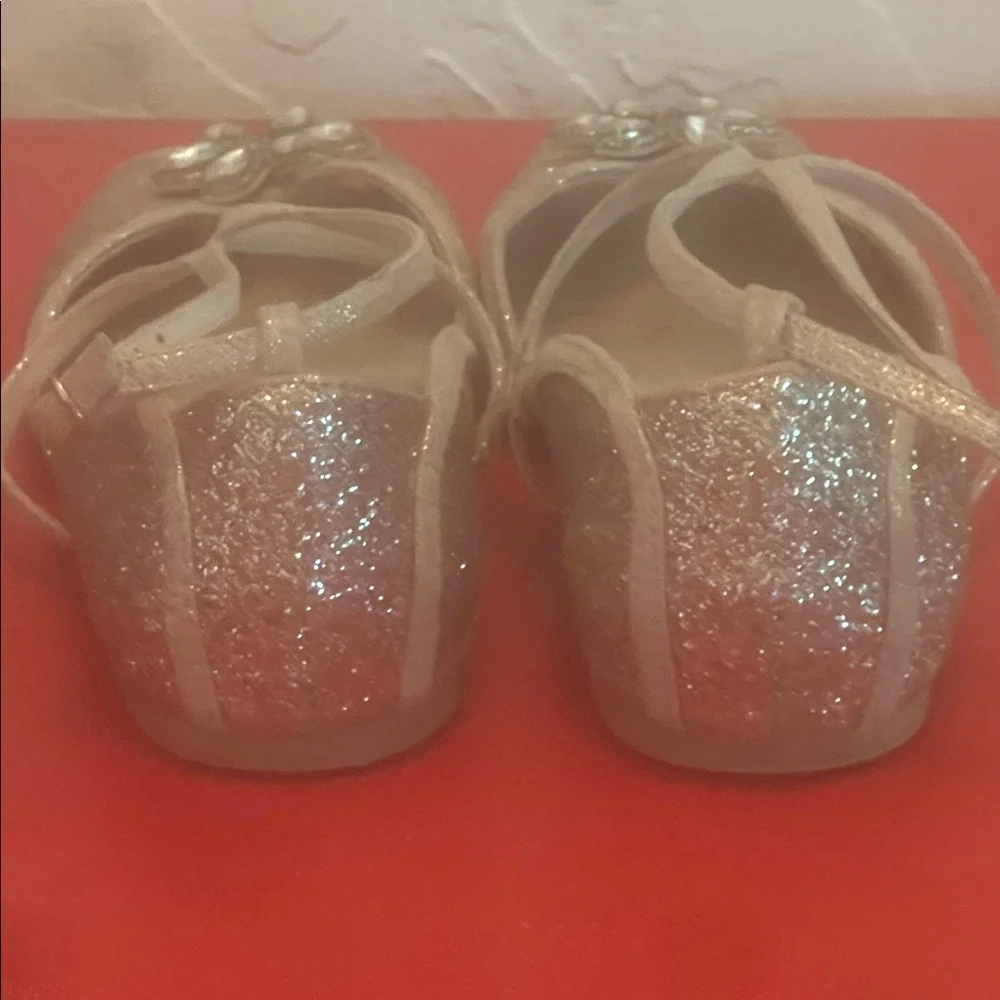 Joyfolie Sparkling Gold Sandals - Picture 7 of 12